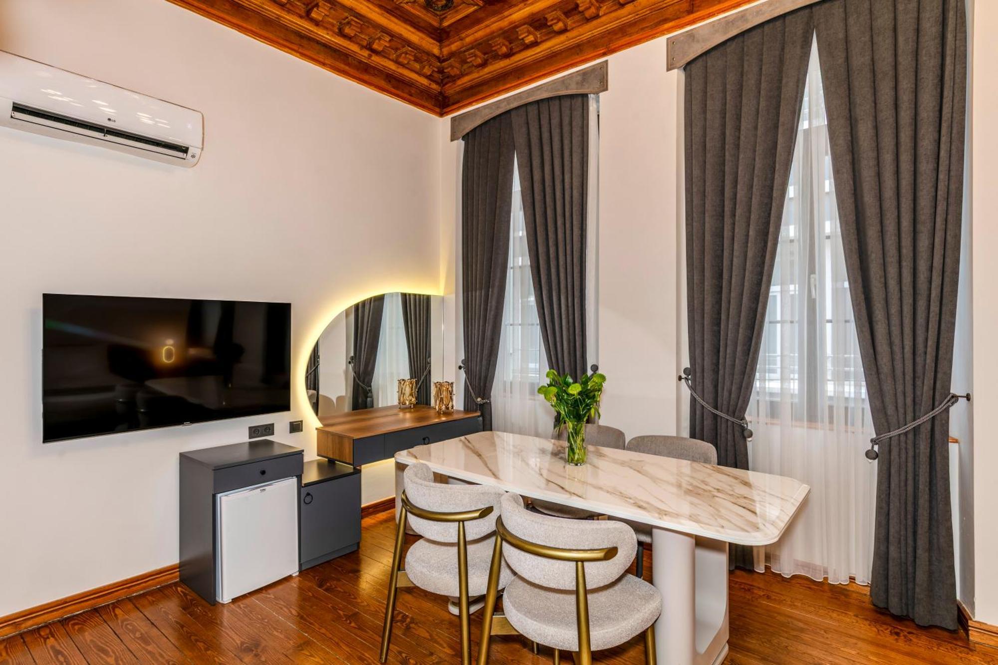 Elmira Pera Hotel & Spa - Special Class Isztambul Kültér fotó